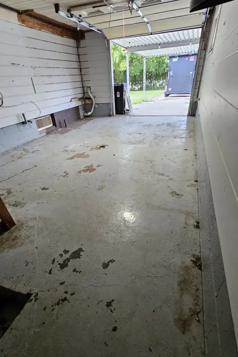 Premium flake epoxy garage floor in Green Bay